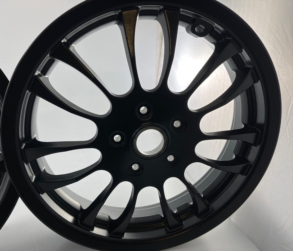Felge SIP SERIES PORDOI für Vespa GTS/GTS Super/GTV/GT 60 /GT/GT L 125-300ccm,  3.00--13", 10 Speichen, vorne /hinten, Aluminium, schwarz mit silbernem Rand,  KBA 53352, für hinten wird zusätzliches Montagekit benötigt,  als Accessoire - sehr schön  und Note 1* - erstklassige Reparatur